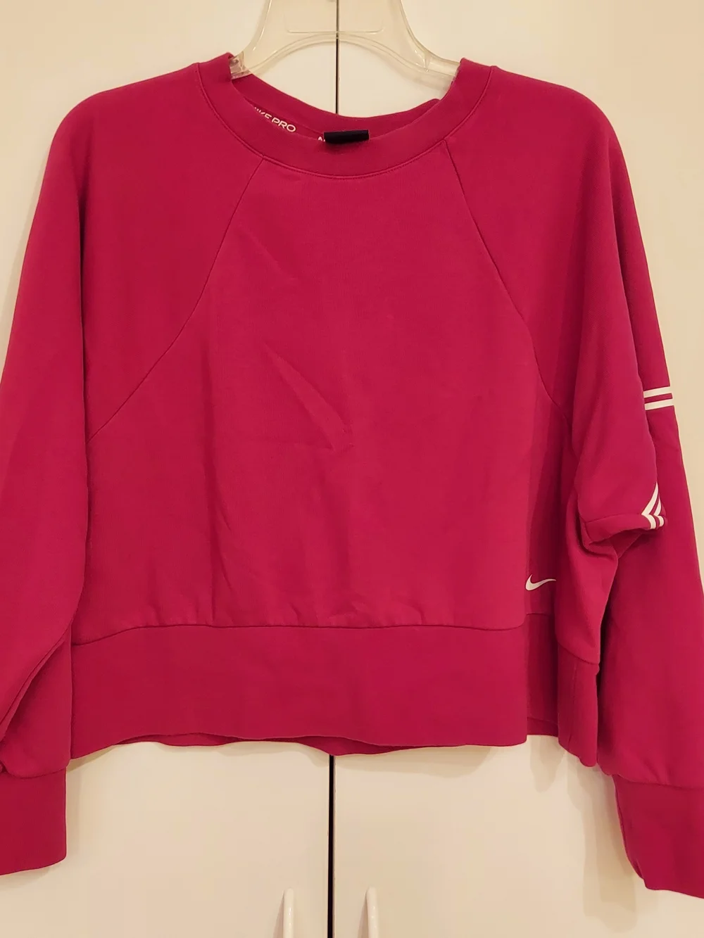 Nike Women’s Raspberry Pink Crewneck Sweatshirt Size L